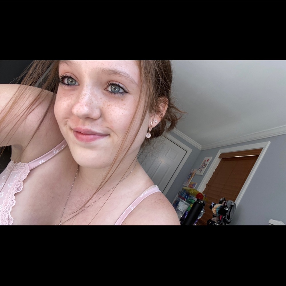 Meet your Posher, Adiah